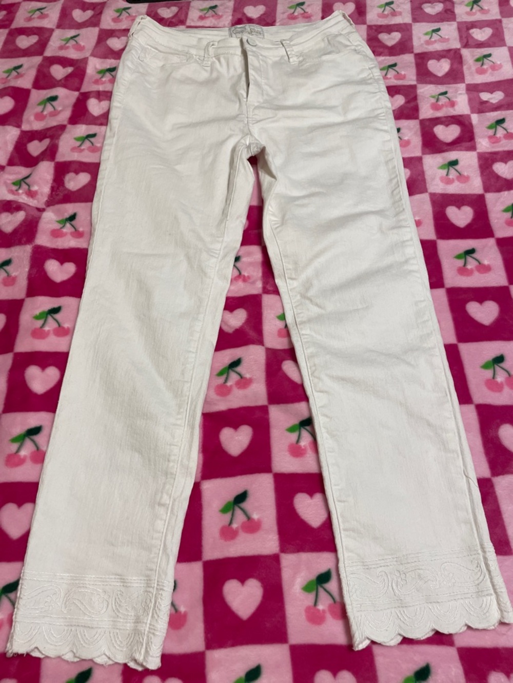 Pappagallo Women's White Embroidered Hem Jeans